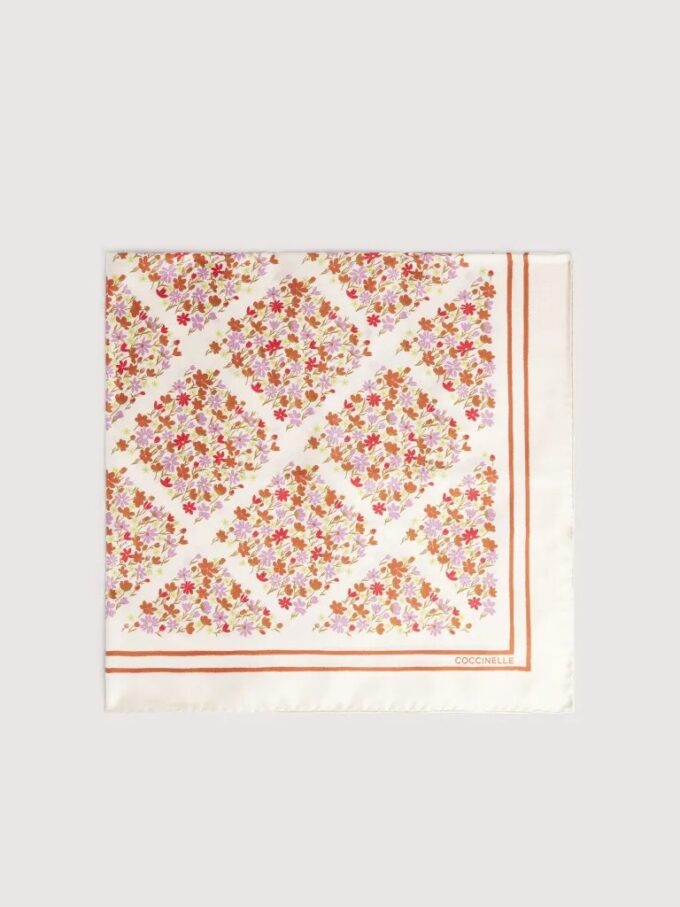 Coccinelle Sakura-blommor